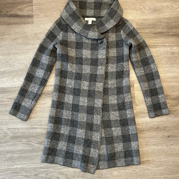 Ellen Tracy Gray Wool Blend Coat with Plaid Pattern and Cozy Shawl Collar - Picture 4 of 8